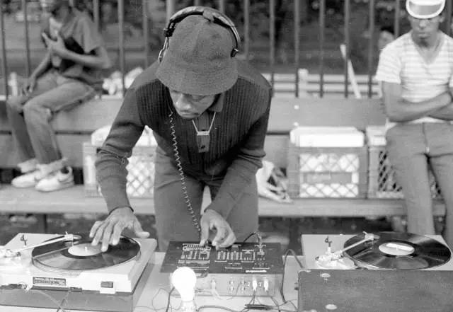 如何在朋友圈用嘻哈装逼? | 第2张 | 嘻哈中国 如何在朋友圈用嘻哈装逼? | 第2张