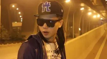 《皇帝的新衣》网易云评论达17w，但在diss作品里面还有很多牛逼的存在