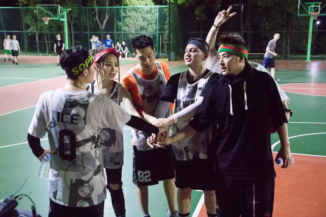 说唱再遇不可抗力? 这个冬天会很冷。 | 第8张 | 嘻哈中国 说唱再遇不可抗力? 这个冬天会很冷。 | 第8张