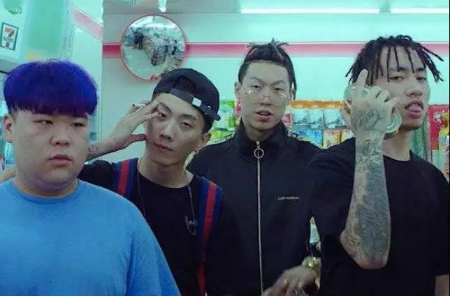 Higher Brothers 吴亦凡送项链 王嘉尔帮忙宣传 还有比他们更牌面的吗 | 第2张 | 嘻哈中国 Higher Brothers 吴亦凡送项链 王嘉尔帮忙宣传 还有比他们更牌面的吗 | 第2张