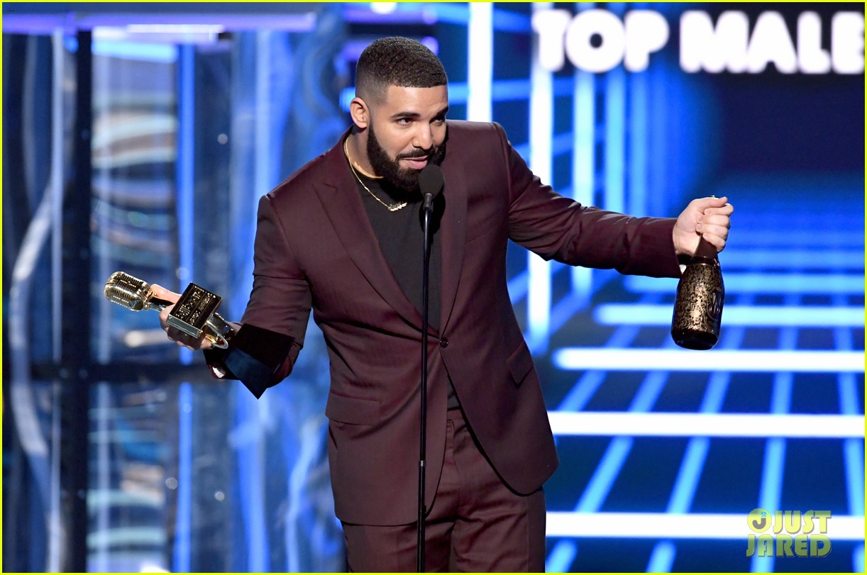 2019公告牌颁奖礼落幕 Drake斩获12项大奖破纪录 | 第1张 | 嘻哈中国 2019公告牌颁奖礼落幕 Drake斩获12项大奖破纪录 | 第1张