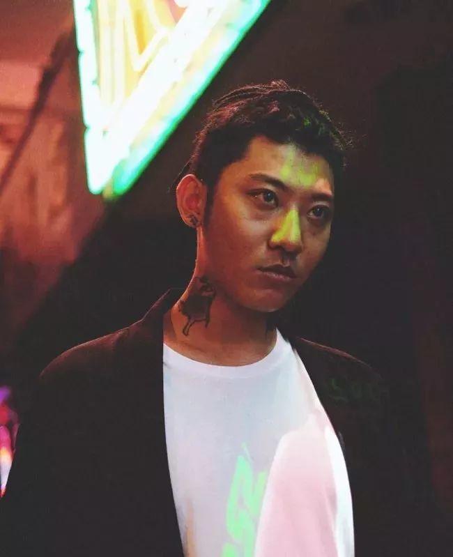 蛋堡 Lu1 王闪火 小老虎,中国的爵士说唱歌手原来都是诗人 | 第9张 | 嘻哈中国 蛋堡 Lu1 王闪火 小老虎,中国的爵士说唱歌手原来都是诗人 | 第9张