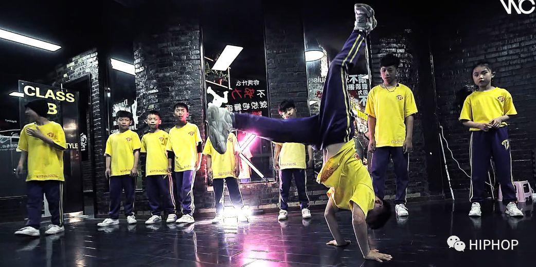 你以为孩子 仅仅只能学到街舞？错了......