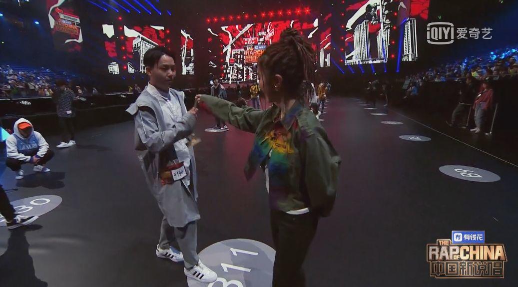 中国新说唱 邓紫棋泪奔,黄旭孙旭开掐,女生现场互怼。 | 第3张 | 嘻哈中国 中国新说唱 邓紫棋泪奔,黄旭孙旭开掐,女生现场互怼。 | 第3张