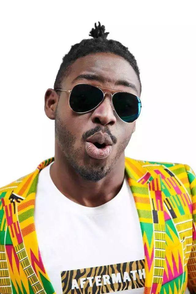 这位将“好嗨哦”带火的黑人小哥，已经拿到新说唱的链子啦！