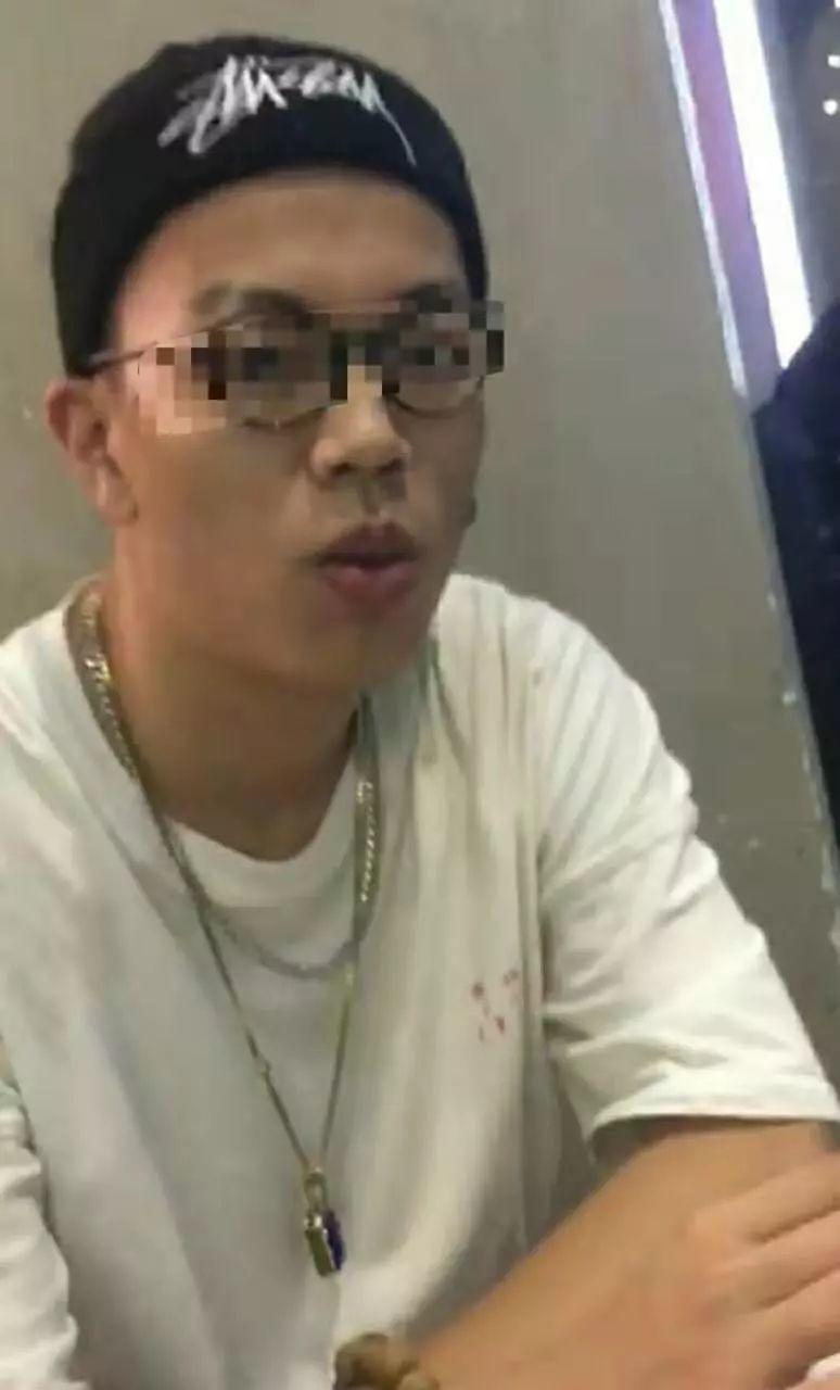 “12线Rapper现在都在干嘛？”“骗钱、压榨。”