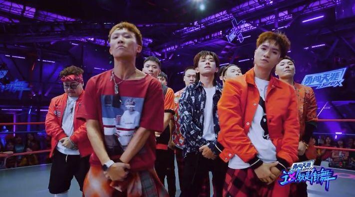 这就是街舞2，battle“踢牌匾”是否过激？