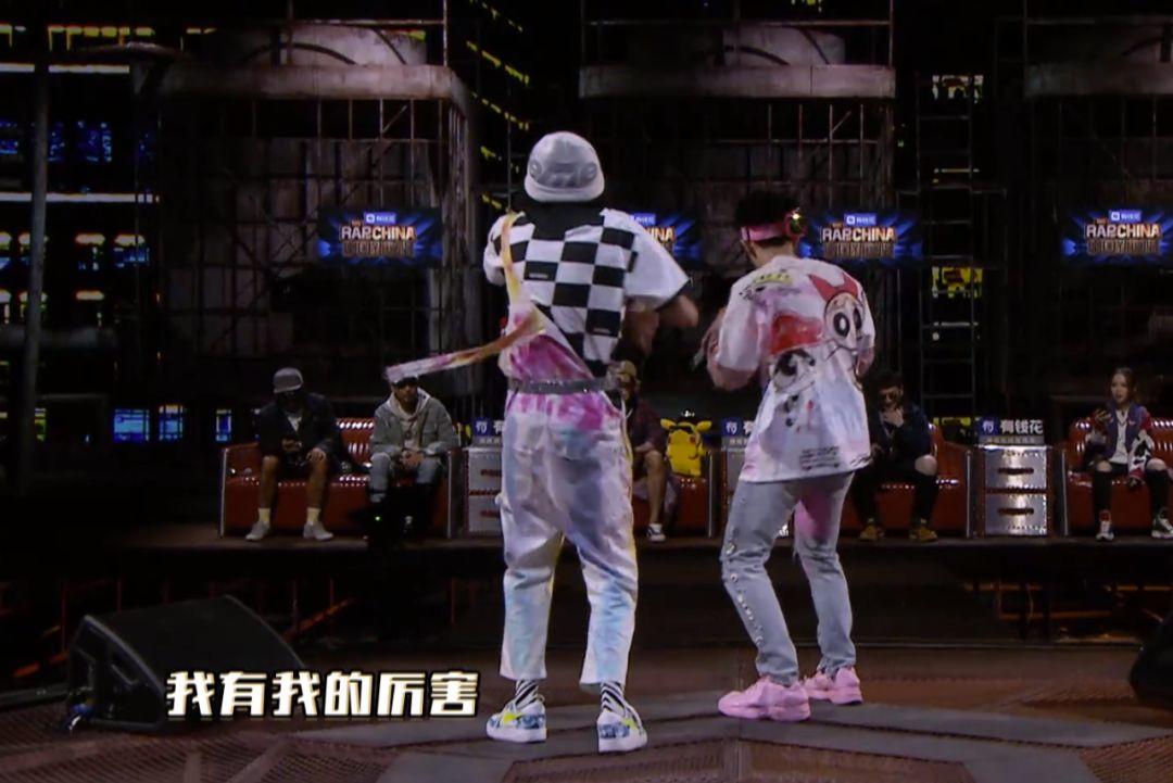 第五期:“选你是你的命”福克斯上脚倒闭Vapormax,“彩虹弟弟”的Martine Rose和Bapesta很骚 | 第4张 | 嘻哈中国 第五期:“选你是你的命”福克斯上脚倒闭Vapormax,“彩虹弟弟”的Martine Rose和Bapesta很骚 | 第4张