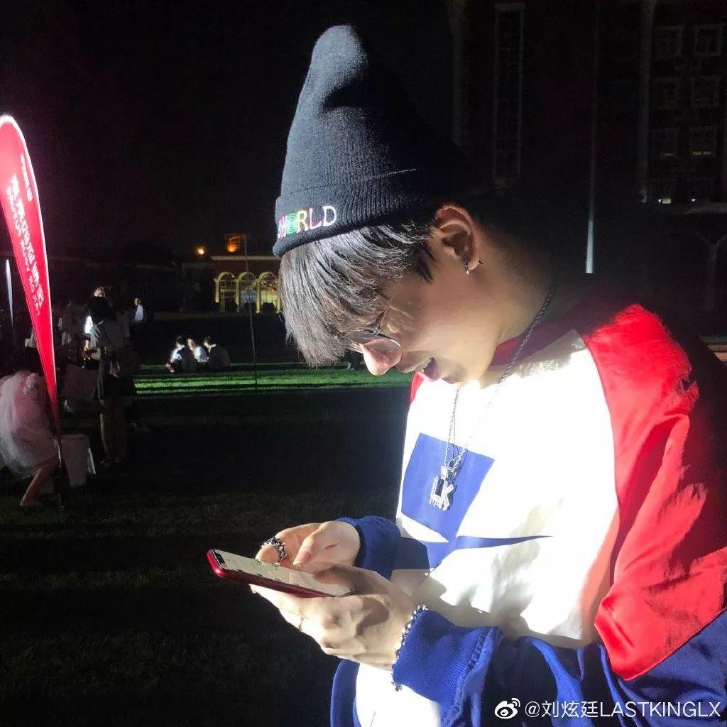 中国新说唱 刘炫廷接过PG ONE的麦? | 第15张 | 嘻哈中国 中国新说唱 刘炫廷接过PG ONE的麦? | 第15张