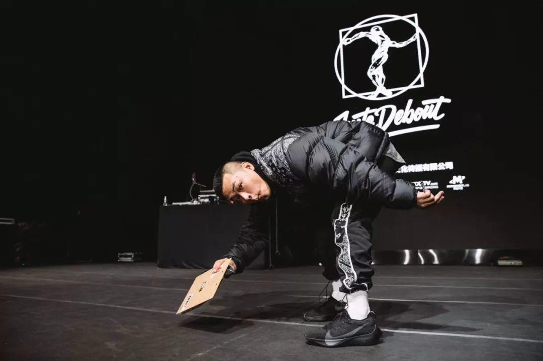 街舞MC廖搏:我有苦我不说,我做了选择我认了,我觉得这是real | 第3张 | 嘻哈中国 街舞MC廖搏:我有苦我不说,我做了选择我认了,我觉得这是real | 第3张