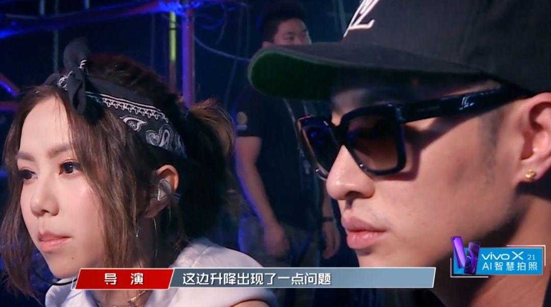 原来粉丝投票热狗组少了8个投票器，为什么新说唱总是出幺蛾子？