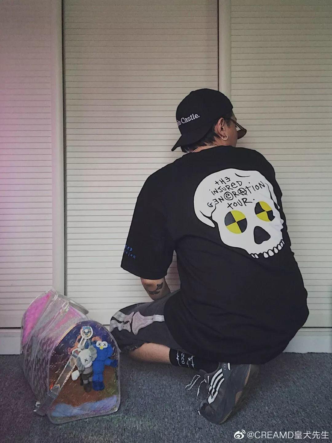 大傻穿上丝绸 AF 1,“冷门代表”吴亦凡上脚 AJ 4 白银 | 第23张 | 嘻哈中国 大傻穿上丝绸 AF 1,“冷门代表”吴亦凡上脚 AJ 4 白银 | 第23张