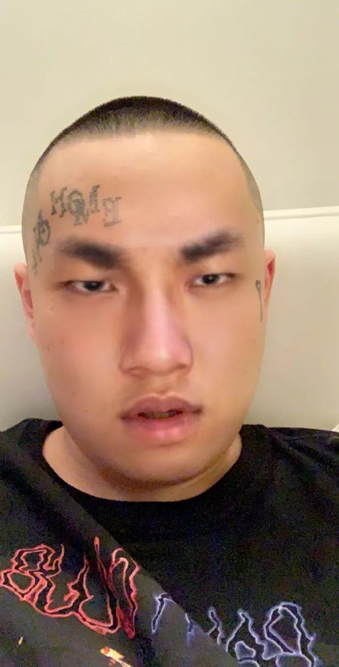 他是中文说唱圈里知名的“情感博主”