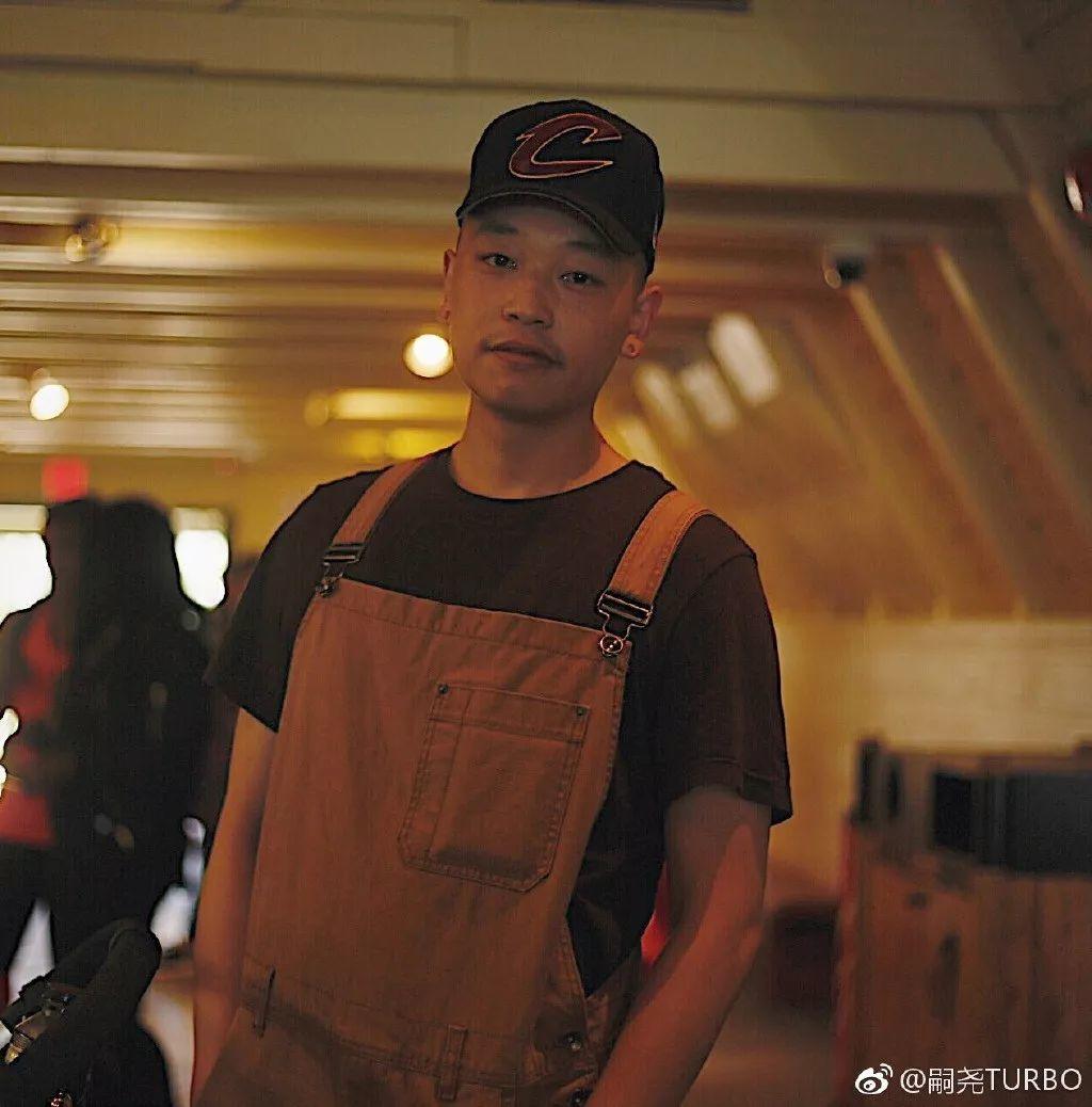 王嗣尧TURBO 他是CSC与GO$H的桥梁 也是第一个拒绝吴亦凡的男人 | 第19张 | 嘻哈中国 王嗣尧TURBO 他是CSC与GO$H的桥梁 也是第一个拒绝吴亦凡的男人 | 第19张