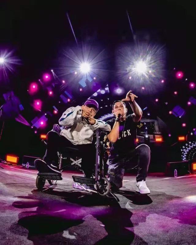 轮椅上的Rapper一首《毒》，让你选择背离多少黑暗