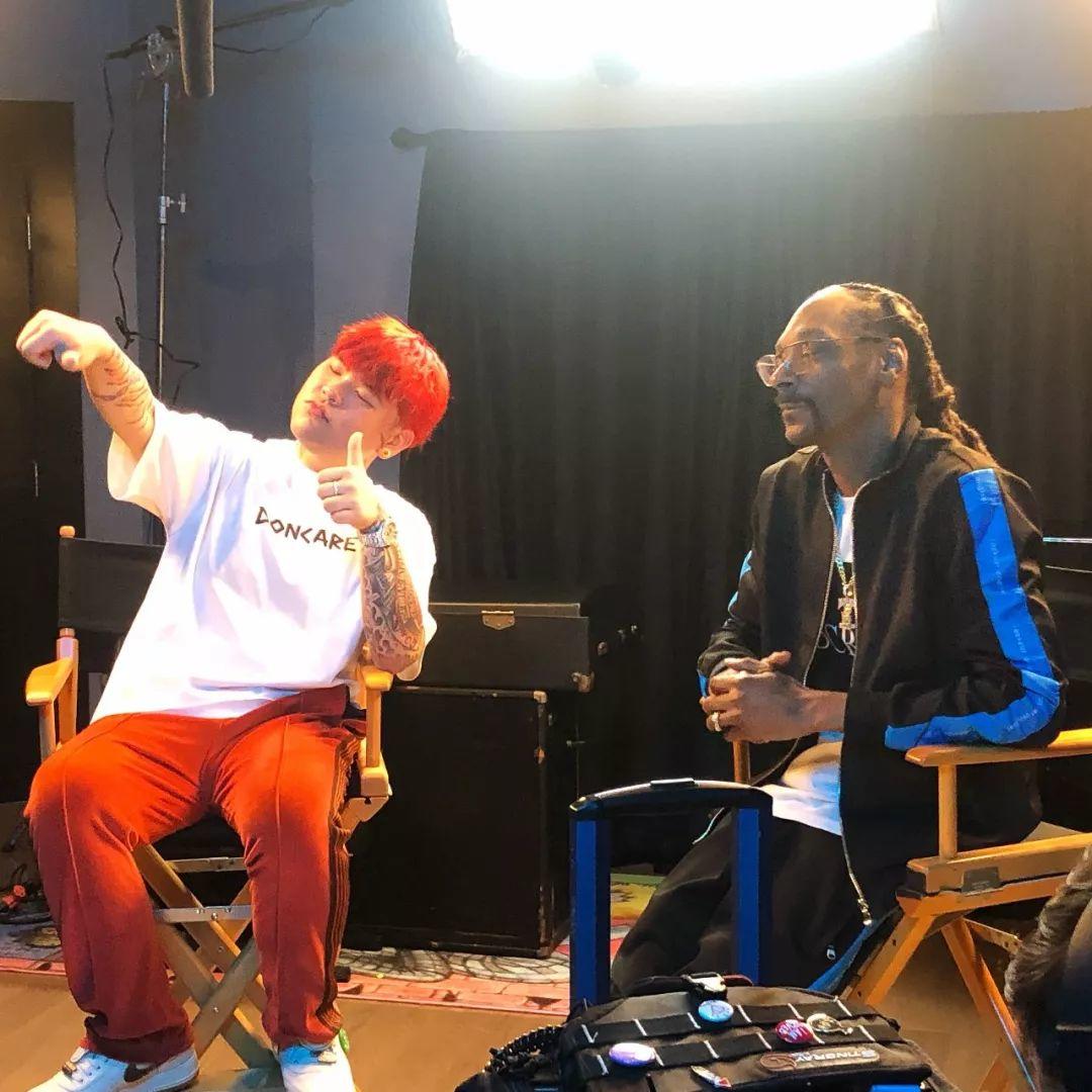 更高兄弟和狗爷合作美剧《五行刺客》主题曲