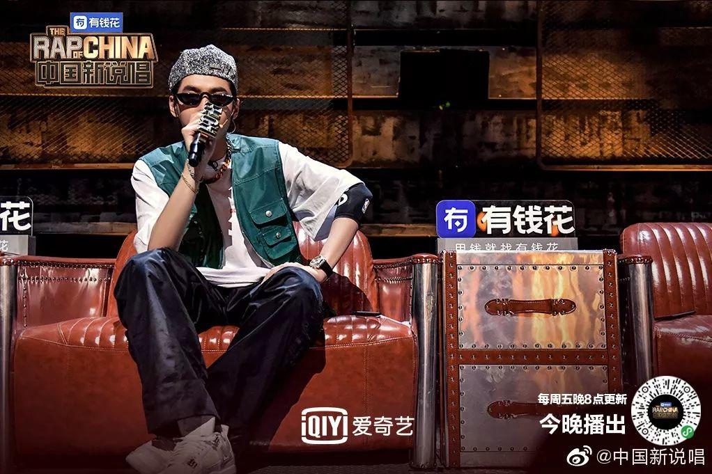 大傻穿上丝绸 AF 1,“冷门代表”吴亦凡上脚 AJ 4 白银 | 第6张 | 嘻哈中国 大傻穿上丝绸 AF 1,“冷门代表”吴亦凡上脚 AJ 4 白银 | 第6张