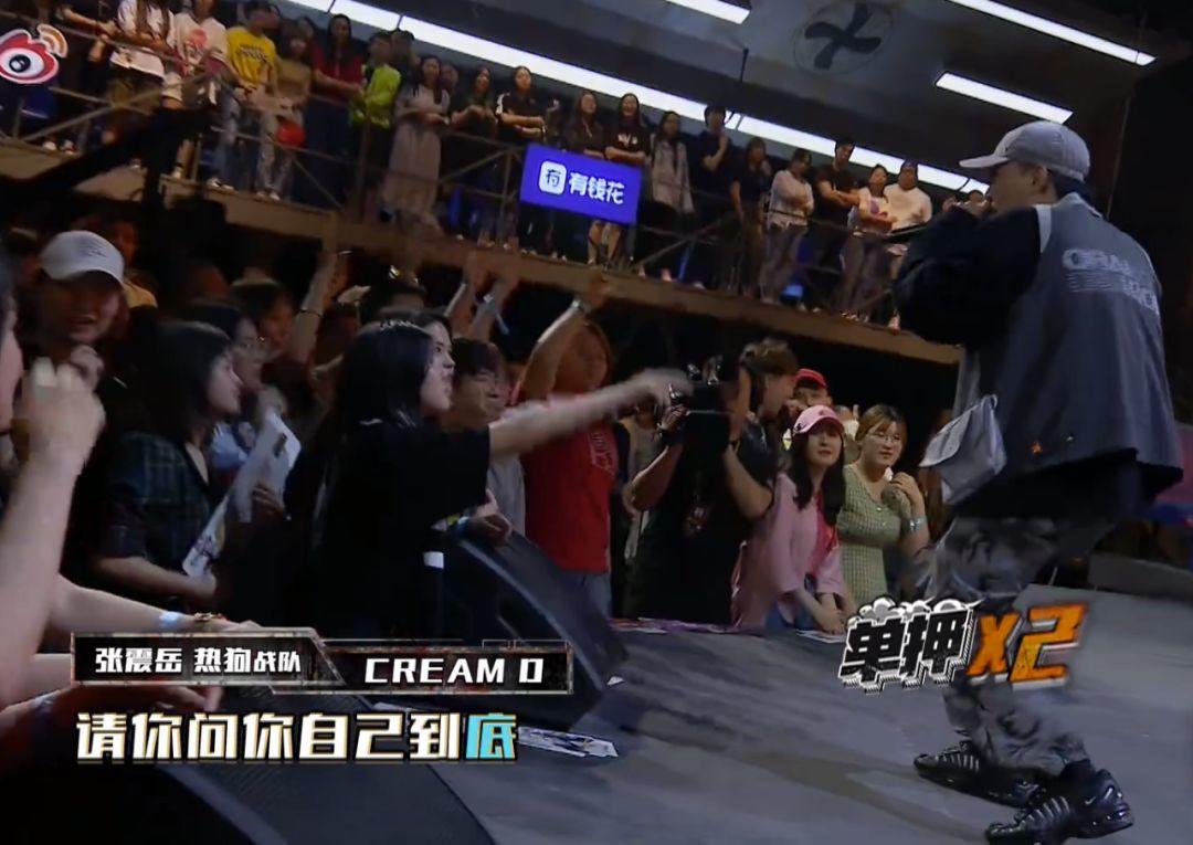 大傻穿上丝绸 AF 1,“冷门代表”吴亦凡上脚 AJ 4 白银 | 第8张 | 嘻哈中国 大傻穿上丝绸 AF 1,“冷门代表”吴亦凡上脚 AJ 4 白银 | 第8张