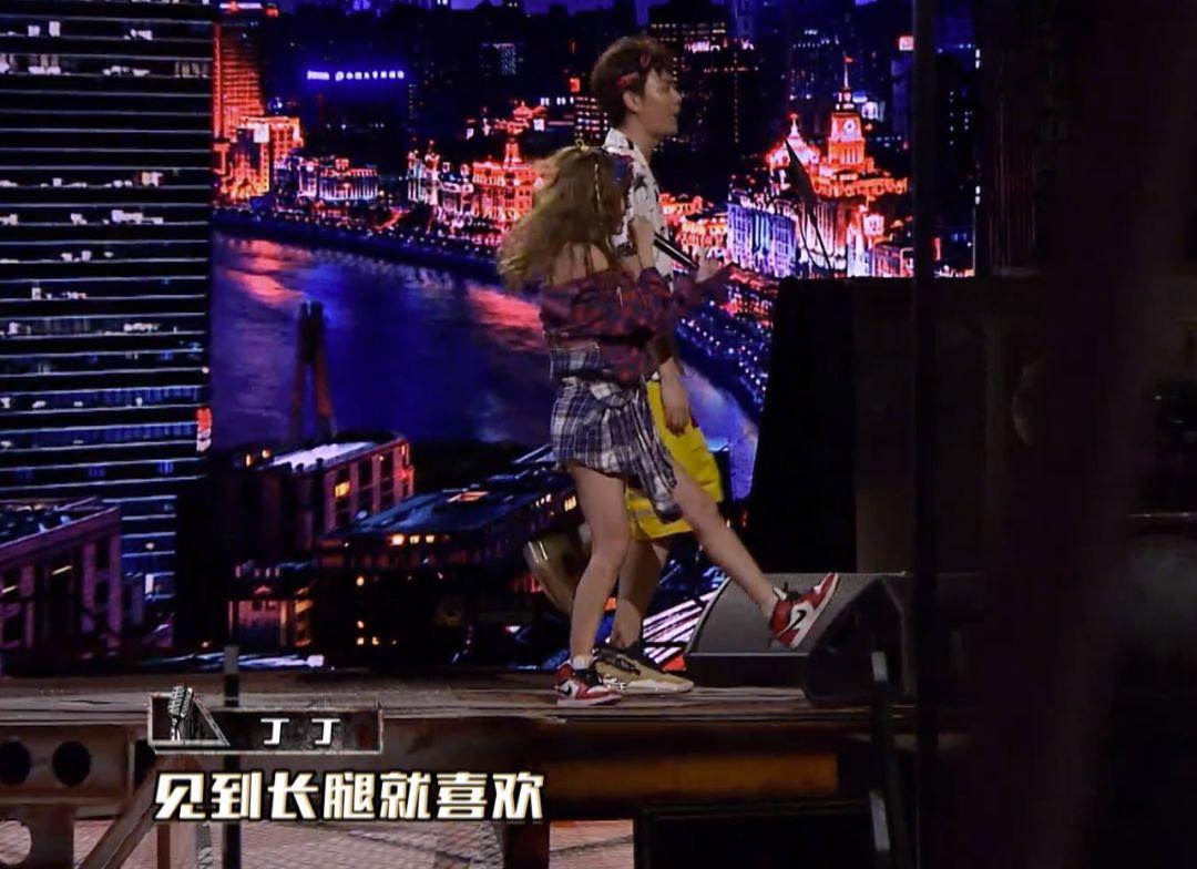 第五期:“选你是你的命”福克斯上脚倒闭Vapormax,“彩虹弟弟”的Martine Rose和Bapesta很骚 | 第1张 | 嘻哈中国 第五期:“选你是你的命”福克斯上脚倒闭Vapormax,“彩虹弟弟”的Martine Rose和Bapesta很骚 | 第1张