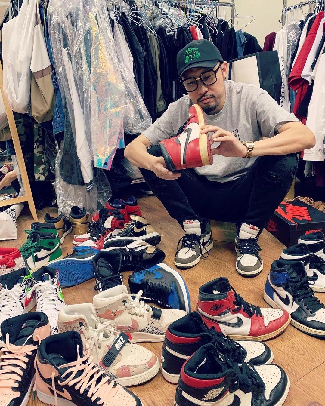 大傻穿上丝绸 AF 1,“冷门代表”吴亦凡上脚 AJ 4 白银 | 第17张 | 嘻哈中国 大傻穿上丝绸 AF 1,“冷门代表”吴亦凡上脚 AJ 4 白银 | 第17张