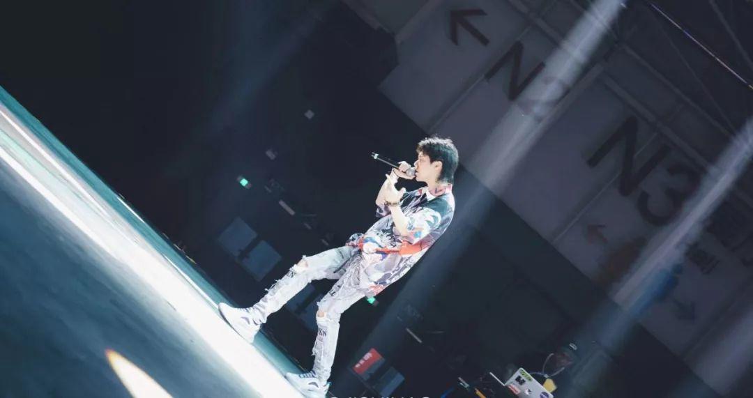 福克斯凭什么这么受姑娘欢迎… | 第16张 | 嘻哈中国 福克斯凭什么这么受姑娘欢迎… | 第16张