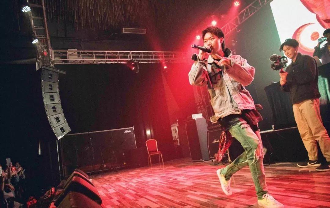 福克斯凭什么这么受姑娘欢迎… | 第17张 | 嘻哈中国 福克斯凭什么这么受姑娘欢迎… | 第17张