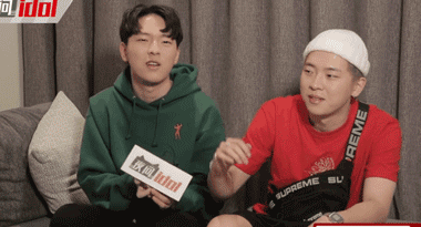 当代亚文化青年和嘻哈粉，是如何用手势交流的？