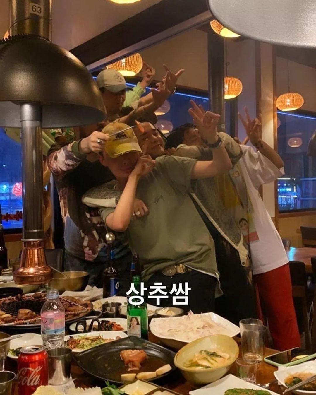 当代亚文化青年和嘻哈粉，是如何用手势交流的？