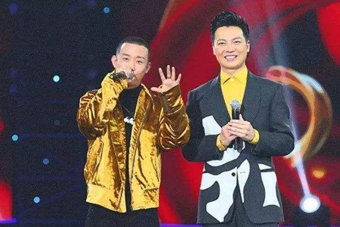 rapper集体转发国旗:一名合格的MC不会忘记他的根在哪里 | 第11张 | 嘻哈中国 rapper集体转发国旗:一名合格的MC不会忘记他的根在哪里 | 第11张