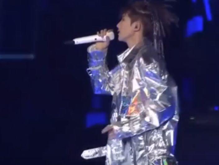 王源演唱会翻唱Jony J的《不用去猜》,是我一天的爆笑源泉 | 第2张 | 嘻哈中国 王源演唱会翻唱Jony J的《不用去猜》,是我一天的爆笑源泉 | 第2张