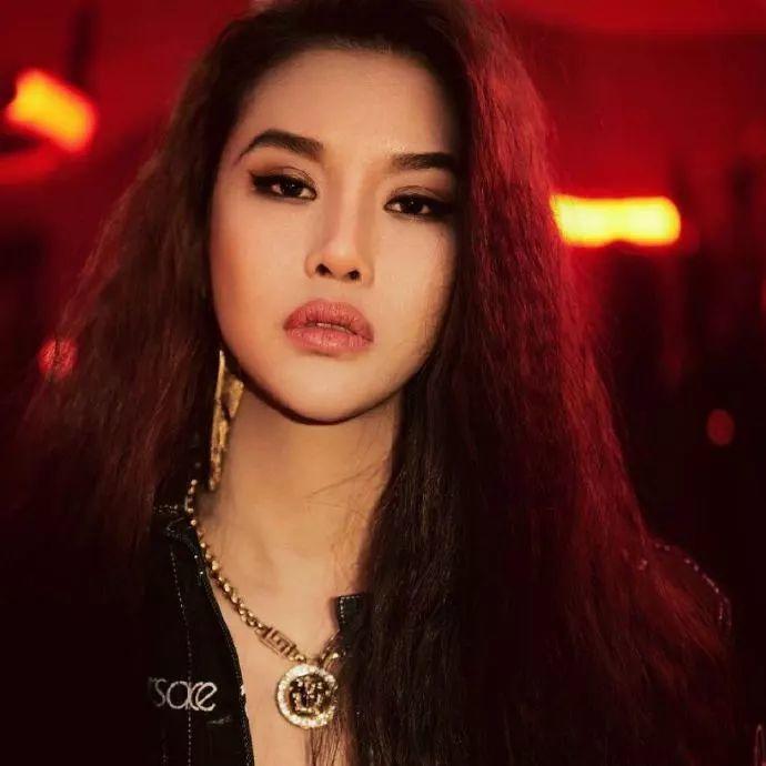 楊佬叁 在众多抖音神曲中 你一定刷到过她的歌 | 第6张 | 嘻哈中国 楊佬叁 在众多抖音神曲中 你一定刷到过她的歌 | 第6张