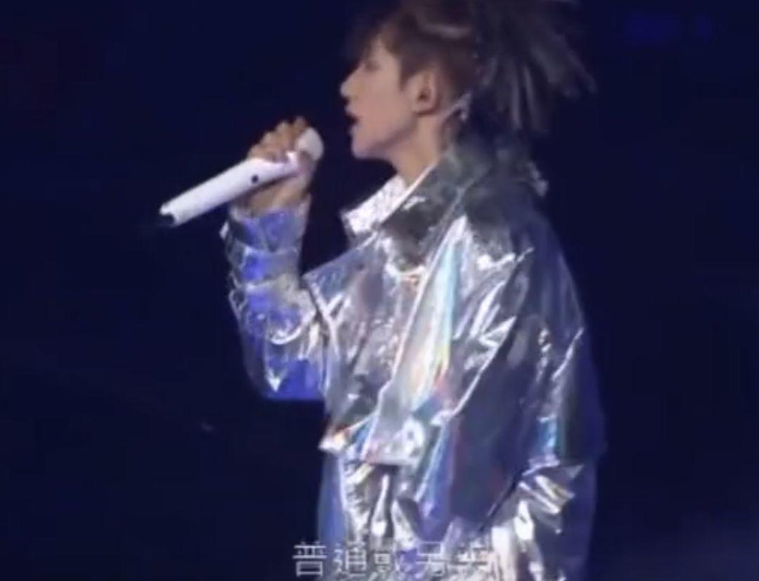 王源演唱会翻唱Jony J的《不用去猜》,是我一天的爆笑源泉 | 第3张 | 嘻哈中国 王源演唱会翻唱Jony J的《不用去猜》,是我一天的爆笑源泉 | 第3张