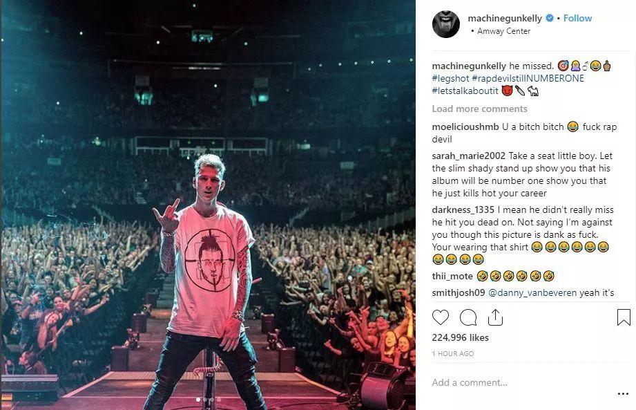 在演唱会上给Eminem立墓碑?这个白人Rapper想红想疯了 | 第14张 | 嘻哈中国 在演唱会上给Eminem立墓碑?这个白人Rapper想红想疯了 | 第14张