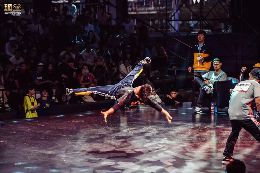 Bboy Zeku 拿下2019BIS WORLD WARS冠军,“Bboy练舞受伤”系误传 | 第4张 | 嘻哈中国 Bboy Zeku 拿下2019BIS WORLD WARS冠军,“Bboy练舞受伤”系误传 | 第4张