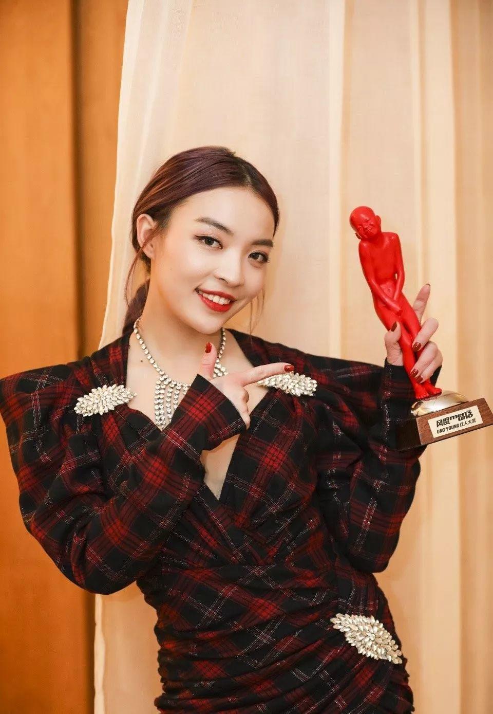 从地下到主流vava毛衍七才是完美典范