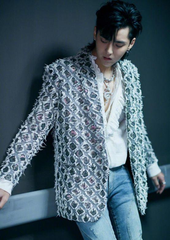 连刚退役的权志龙都要烦透你们这些喜欢模仿他的土味亚逼了! | 第10张 | 嘻哈中国 连刚退役的权志龙都要烦透你们这些喜欢模仿他的土味亚逼了! | 第10张