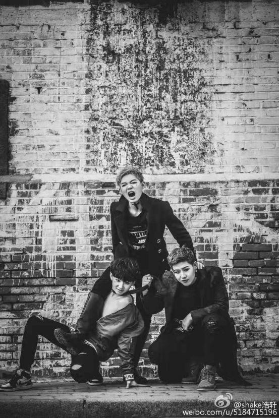 连刚退役的权志龙都要烦透你们这些喜欢模仿他的土味亚逼了! | 第5张 | 嘻哈中国 连刚退役的权志龙都要烦透你们这些喜欢模仿他的土味亚逼了! | 第5张