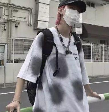 连刚退役的权志龙都要烦透你们这些喜欢模仿他的土味亚逼了! | 第17张 | 嘻哈中国 连刚退役的权志龙都要烦透你们这些喜欢模仿他的土味亚逼了! | 第17张