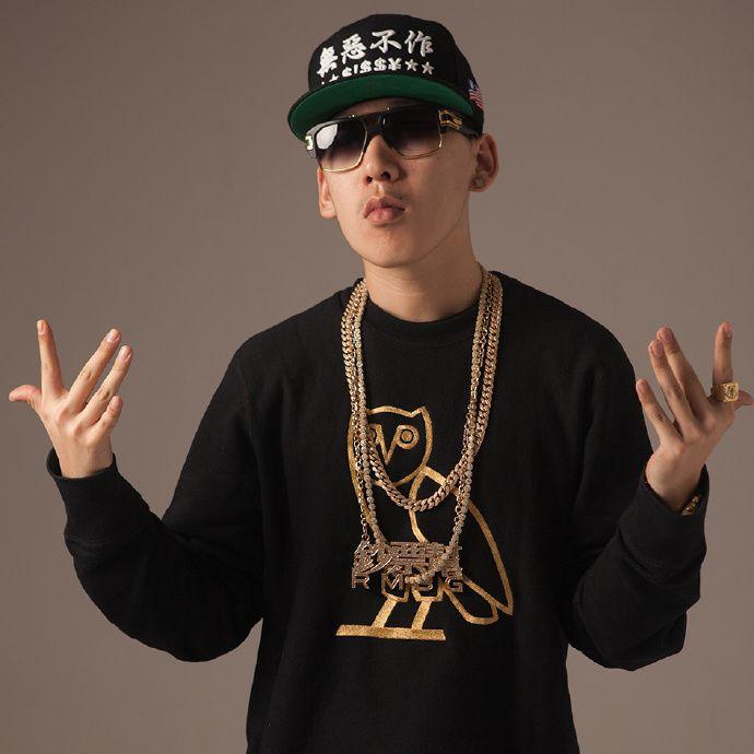 嫩桃 中国低龄说唱第一人 | 第6张 | 嘻哈中国 嫩桃 中国低龄说唱第一人 | 第6张