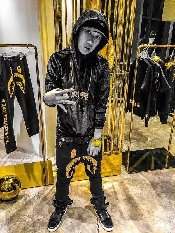 嫩桃 中国低龄说唱第一人 | 第8张 | 嘻哈中国 嫩桃 中国低龄说唱第一人 | 第8张