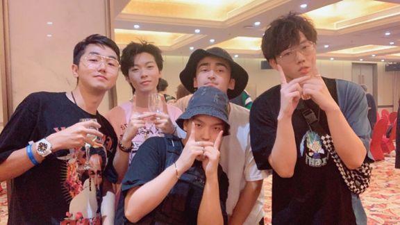 刘炫廷 无名之辈为何能成为今年新说唱最大黑马 | 第11张 | 嘻哈中国 刘炫廷 无名之辈为何能成为今年新说唱最大黑马 | 第11张