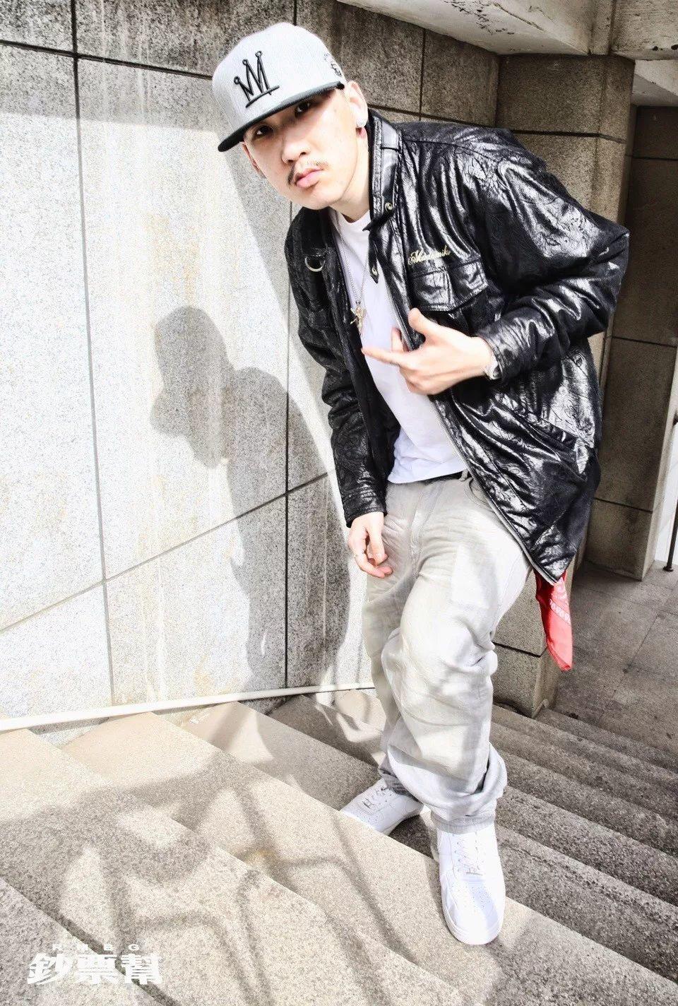 嫩桃 中国低龄说唱第一人 | 第13张 | 嘻哈中国 嫩桃 中国低龄说唱第一人 | 第13张