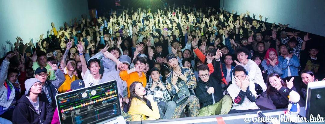 地下8英里重庆冠军Wya乌鸦: 重庆说唱新势力来袭 | 第9张 | 嘻哈中国 地下8英里重庆冠军Wya乌鸦: 重庆说唱新势力来袭 | 第9张