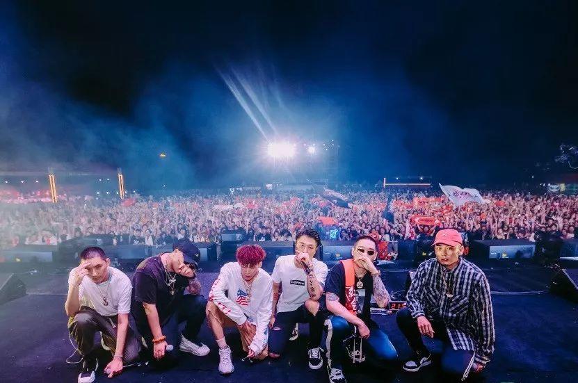 两个国内顶级说唱团体合作发歌，这是要年底冲业绩的节奏？