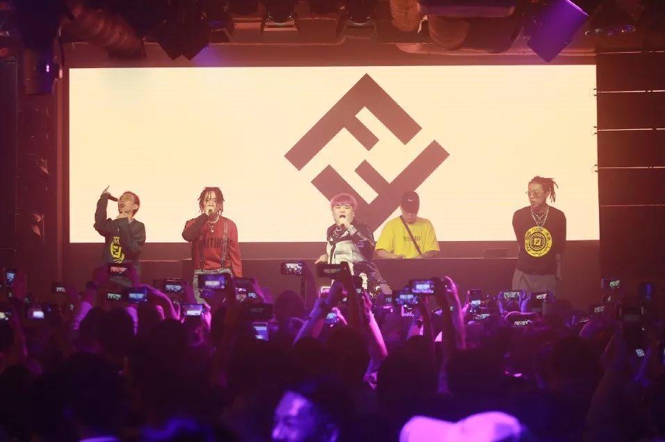 两个国内顶级说唱团体合作发歌，这是要年底冲业绩的节奏？