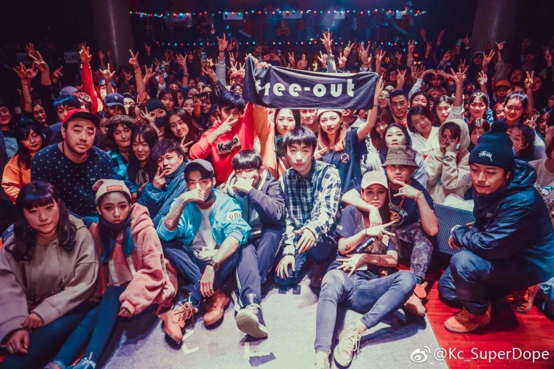 中文说唱中Diss目前从没输过的狠角色,MC光光带着Free-Out 厂牌来搞事情了 | 第1张 | 嘻哈中国 中文说唱中Diss目前从没输过的狠角色,MC光光带着Free-Out 厂牌来搞事情了 | 第1张