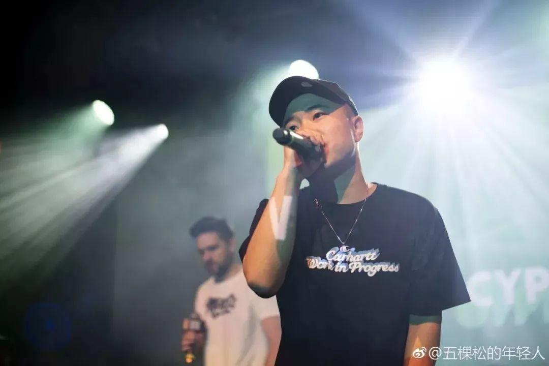 这个从筒子楼里走出来的年轻人,在今年新说唱淘汰了你的老舅宝石 | 第13张 | 嘻哈中国 这个从筒子楼里走出来的年轻人,在今年新说唱淘汰了你的老舅宝石 | 第13张