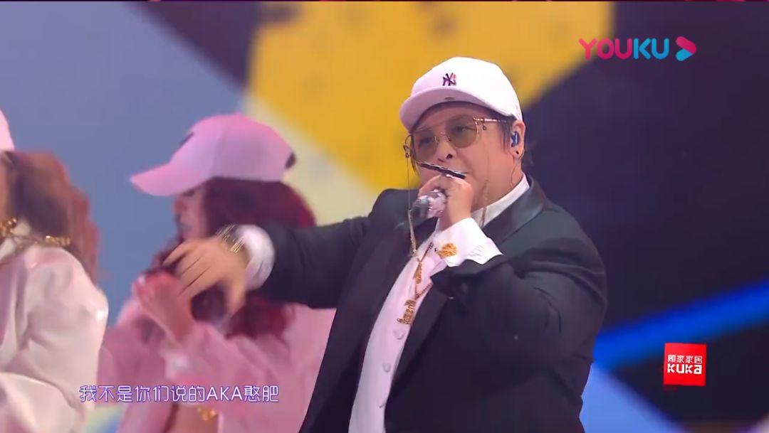 说唱歌手韩红aka XXXL在双十一晚会唱了首《我不是你们说的AKA憨肥》 | 第1张 | 嘻哈中国 说唱歌手韩红aka XXXL在双十一晚会唱了首《我不是你们说的AKA憨肥》 | 第1张