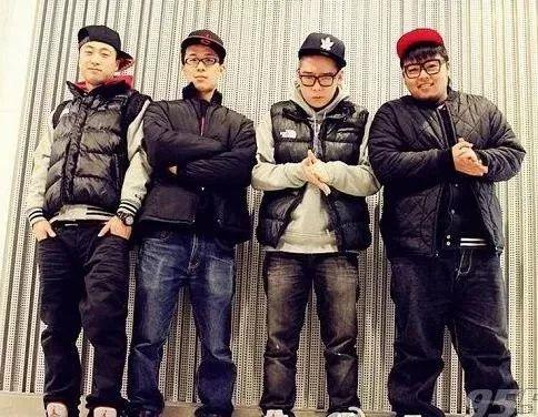 两个国内顶级说唱团体合作发歌，这是要年底冲业绩的节奏？