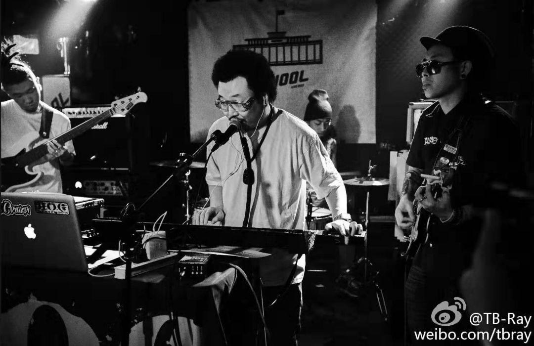 在舞台上风光的rapper背后,到底都隐藏着一群什么人? | 第11张 | 嘻哈中国 在舞台上风光的rapper背后,到底都隐藏着一群什么人? | 第11张